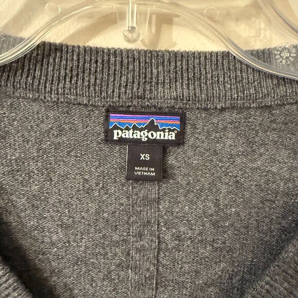 Patagonia Women's Recycled Cashmere + Wool V-Neck Sweater XS NWOT - Picture 4 of 9